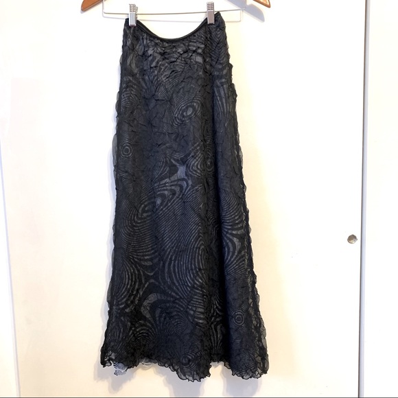 Komarov Dresses & Skirts - Komarov textured swirl pattern maxi skirt Small